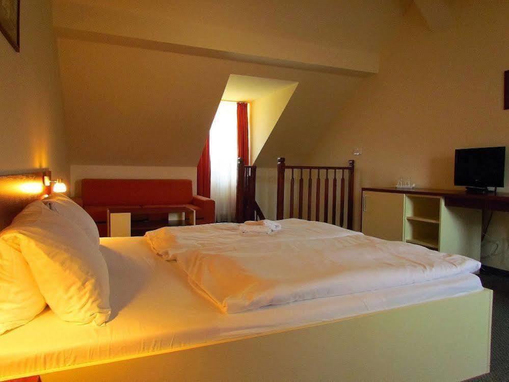 Aparthotel Ochsendorf Horní Blatná Extérieur photo